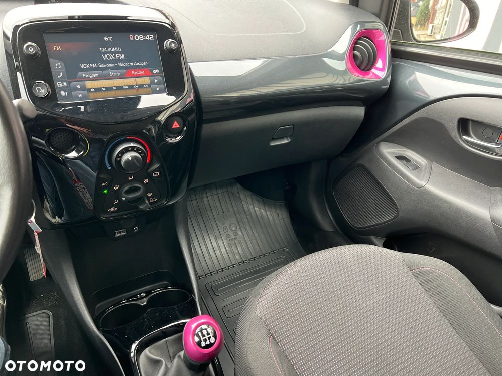 Toyota Aygo x-sky - 22
