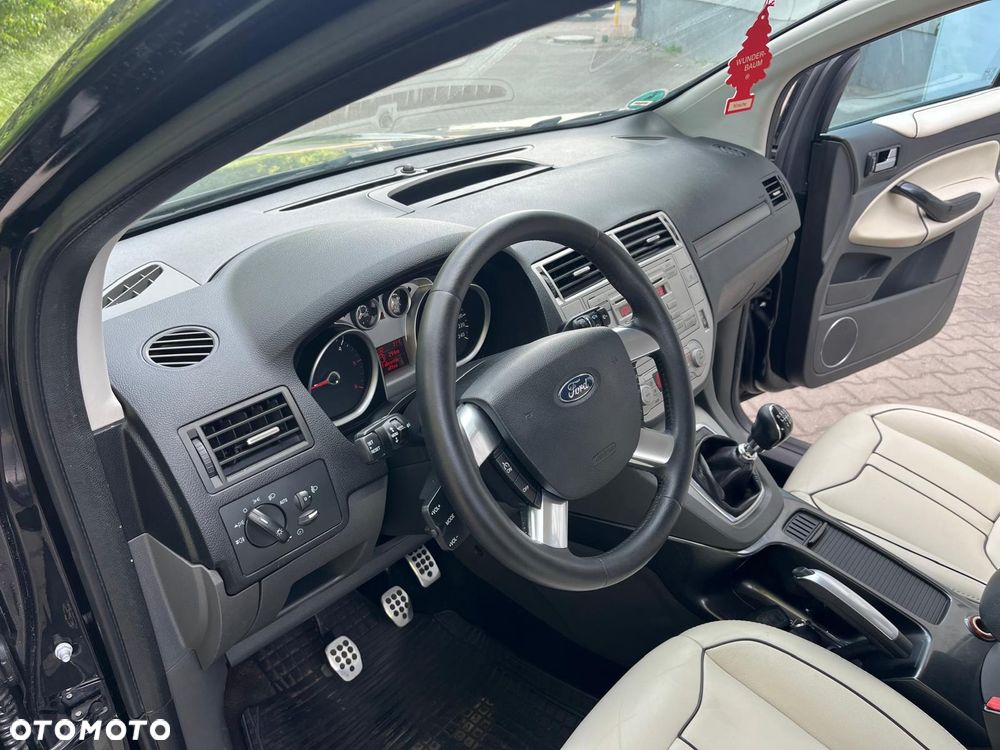 Ford Kuga 2.0 TDCi 2x4 Champions Edition - 11