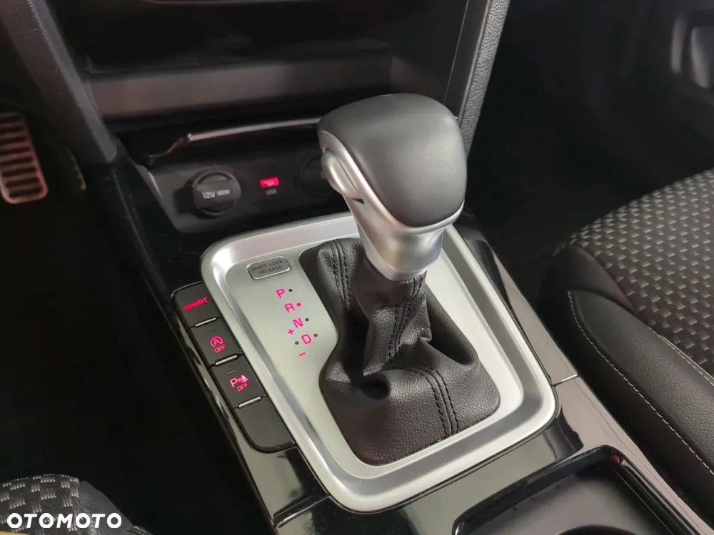 Kia Ceed 1.5 T-GDI Business Line DCT - 12