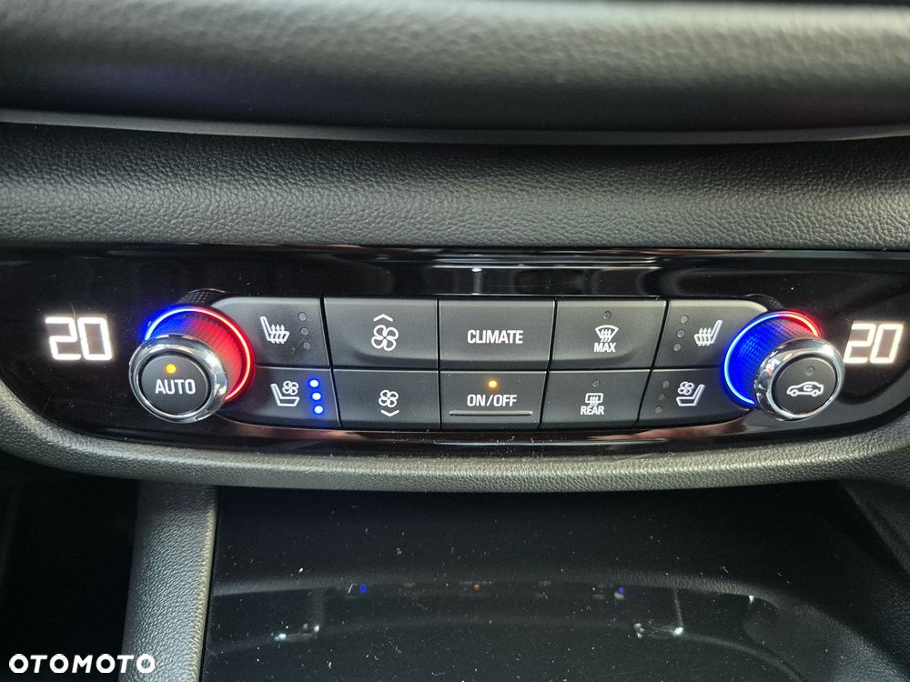 Opel Insignia Sports Tourer 2.0 BiTurbo Diesel 4x4 Business Innovation - 23