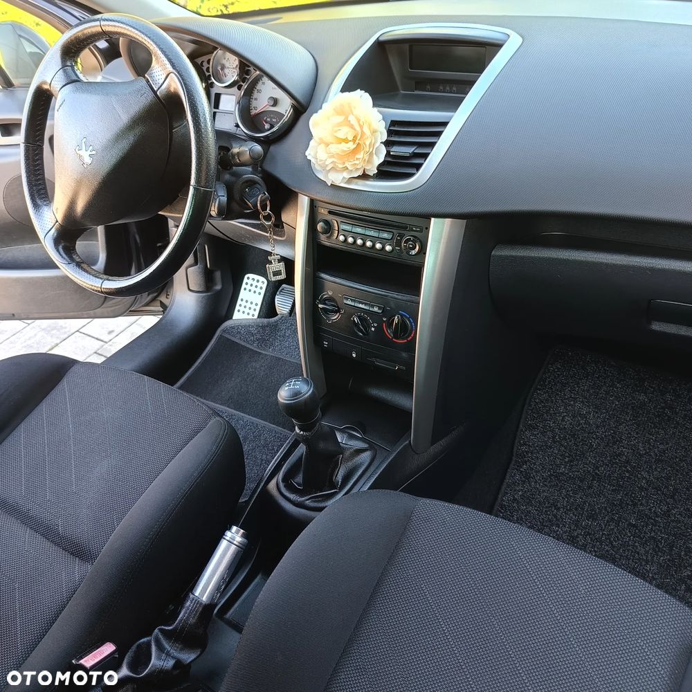 Peugeot 207 - 4