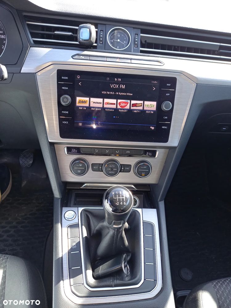 Volkswagen Passat - 10