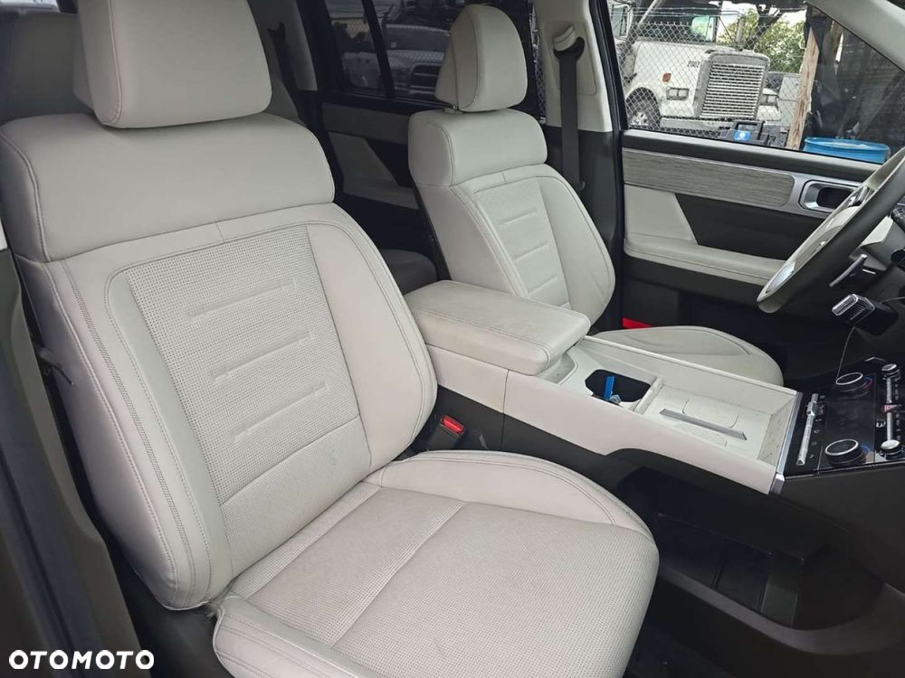 Hyundai Santa Fe - 16