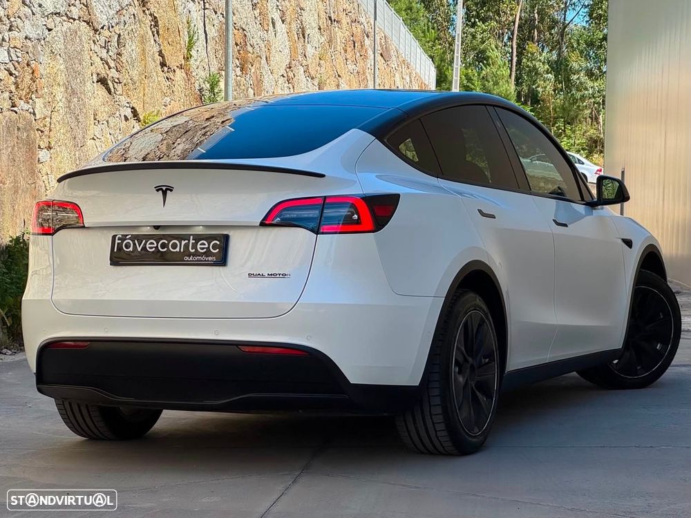 Tesla Model Y Long Range Dual Motor AWD - 6