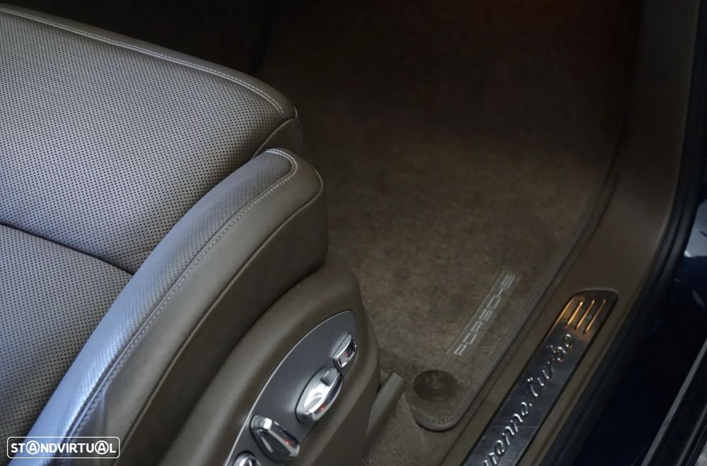 Porsche Cayenne Turbo - 38