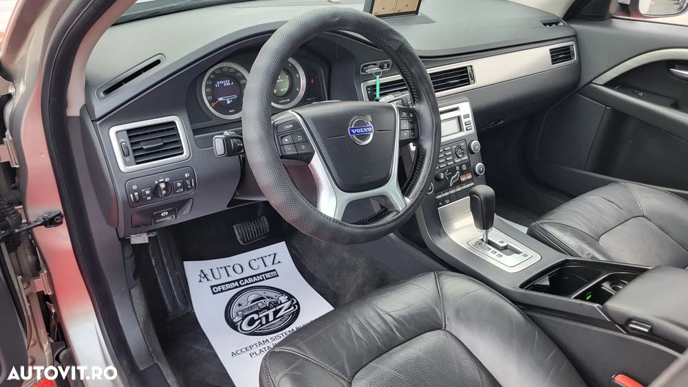Volvo XC 70 - 30
