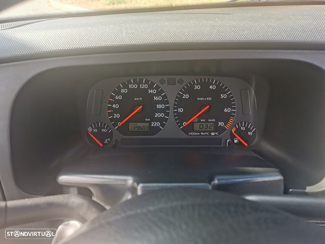 VW Golf Cabriolet 1.6 - 29