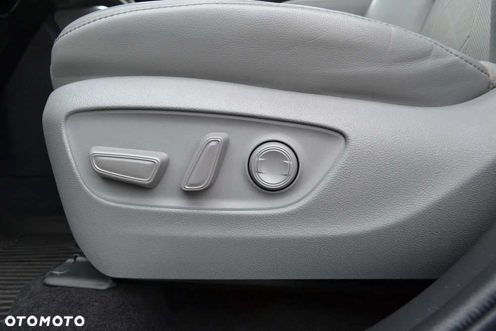 Toyota Highlander 2.5 Hybrid Executive - 21