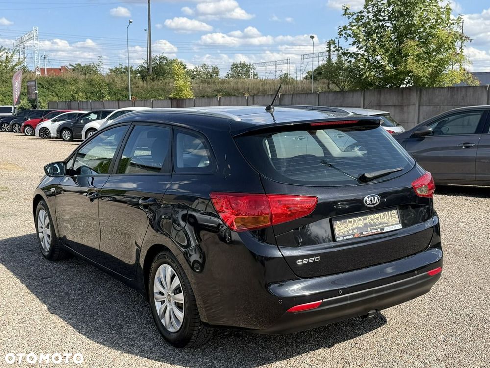Kia Ceed - 4