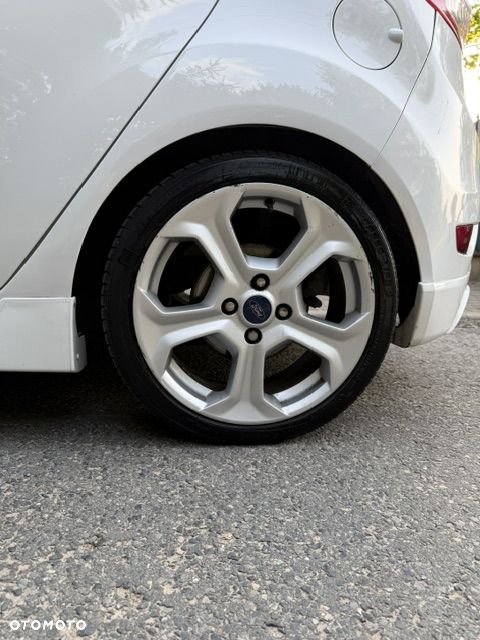 Ford Fiesta - 15