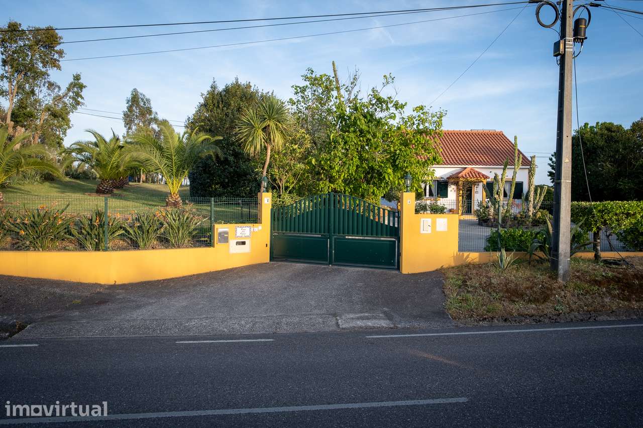 Moradia T3+1 com jardim, piscina e excelentes áreas – próxima de Tomar - Grande imagem: 2/57