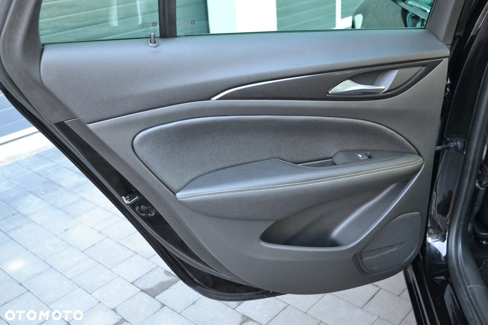 Opel Insignia - 29