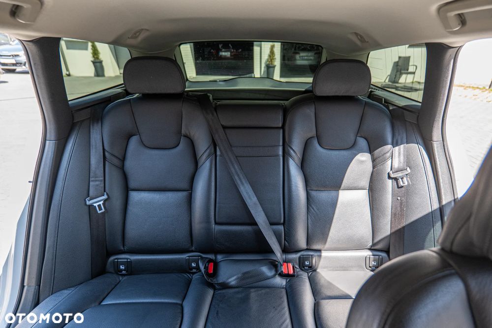 Volvo V90 D4 Momentum - 20