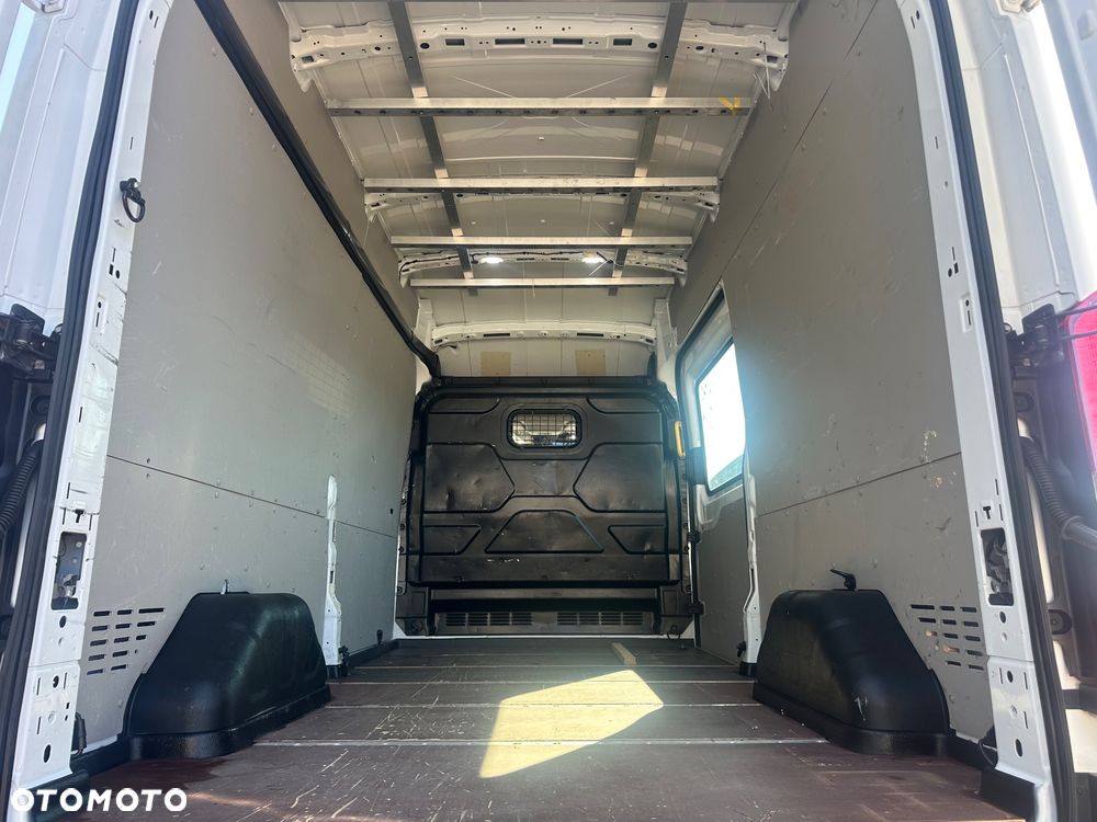 Ford Transit 2.0 170ps 2019/20r L3H3 stan extra - 19