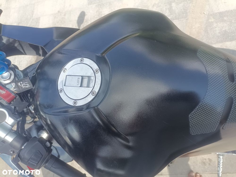 Yamaha TZR - 9