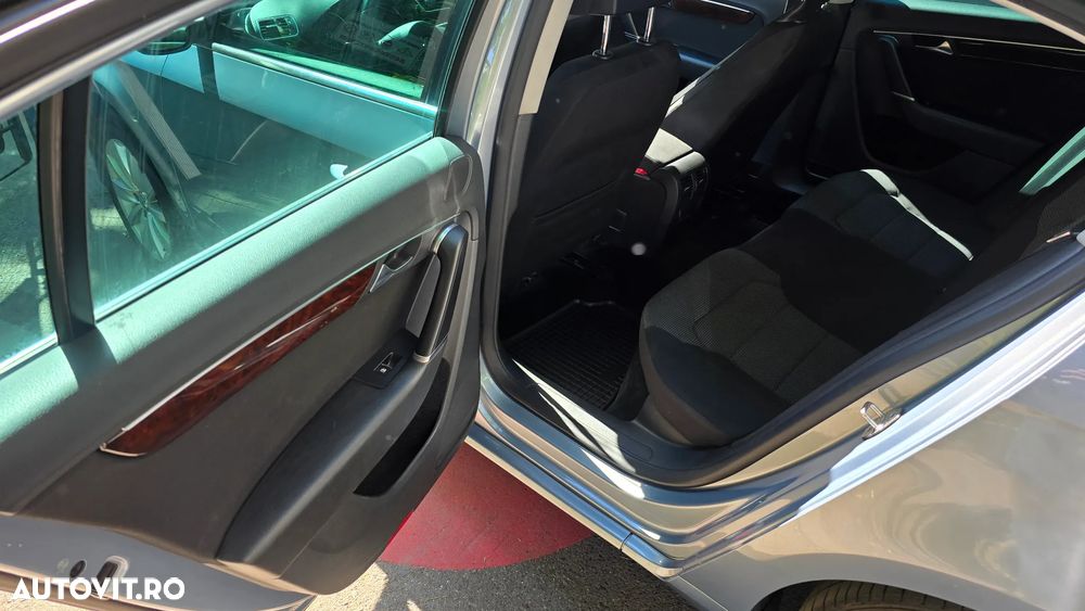 Volkswagen Passat 2012 photo 4