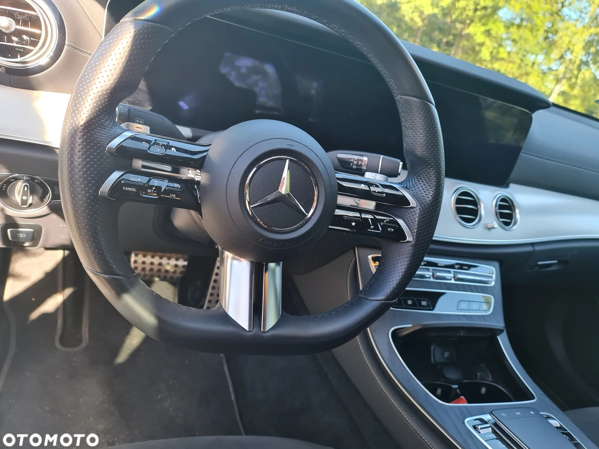 Mercedes-Benz Klasa E 220 d Coupe 4-Matic AMG - 3