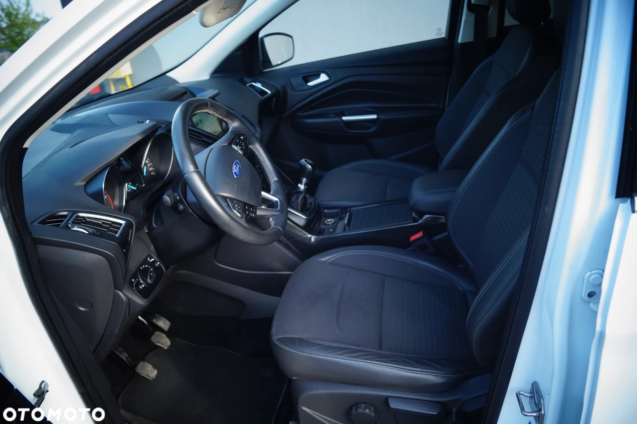 Ford Kuga 2.0 TDCi FWD Titanium Plus - 17