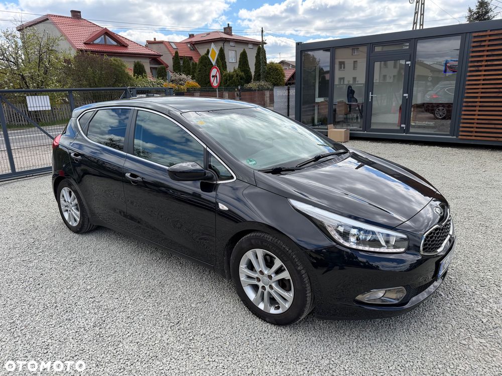 Kia Ceed 1.4 CVVT ISG Dream Team Edition - 17