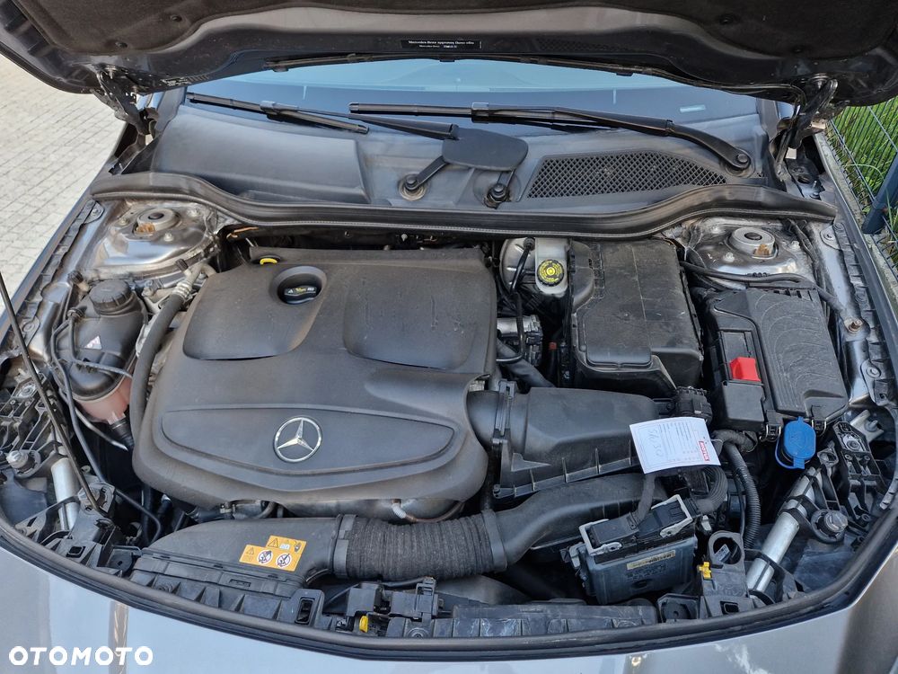 Mercedes-Benz CLA 250 7G-DCT AMG Line - 10
