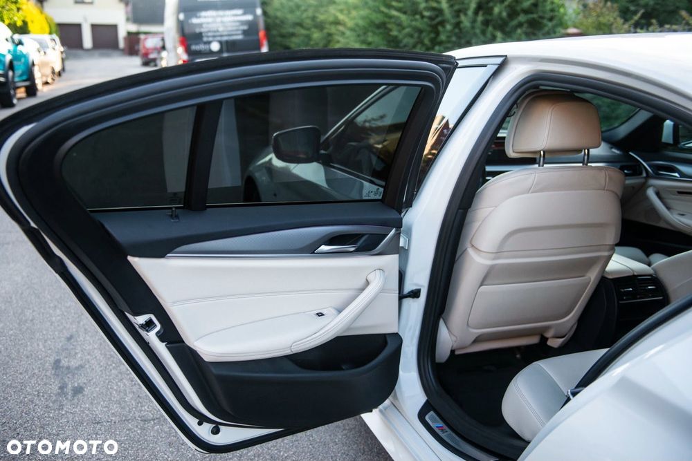BMW Seria 5 520d xDrive MHEV M Sport sport - 27
