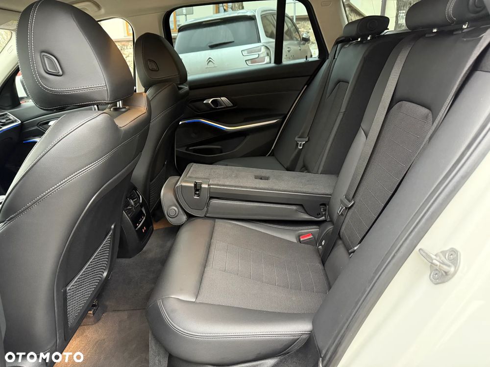 BMW Seria 3 320d xDrive Sport Line - 20