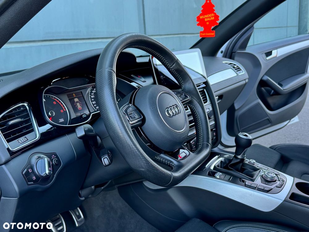 Audi A4 Avant 2.0 TDI DPF S line Sportpaket - 23