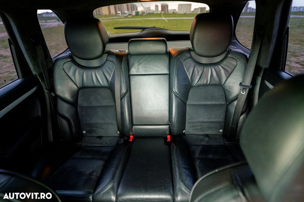 Porsche Cayenne - 15