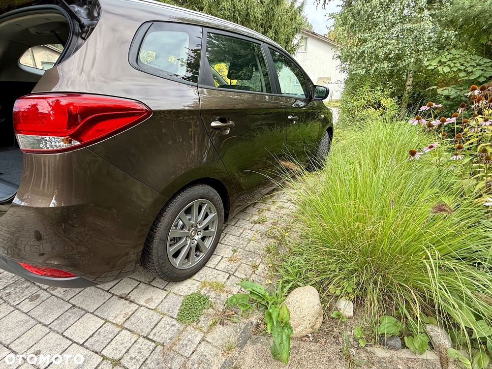 Kia Carens - 18