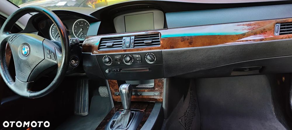 BMW Seria 5 525i - 15
