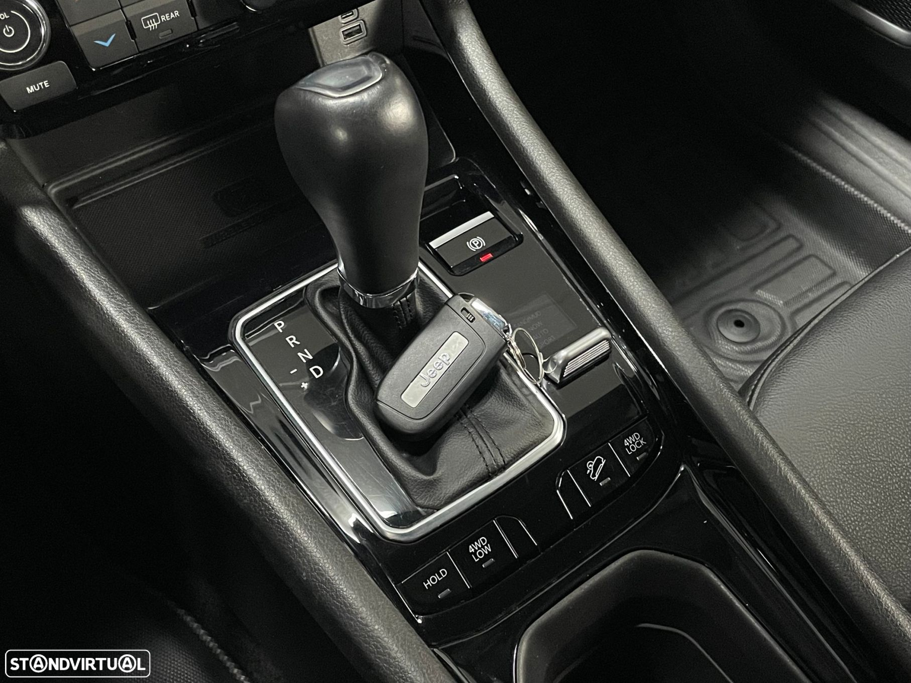Jeep Compass - 25