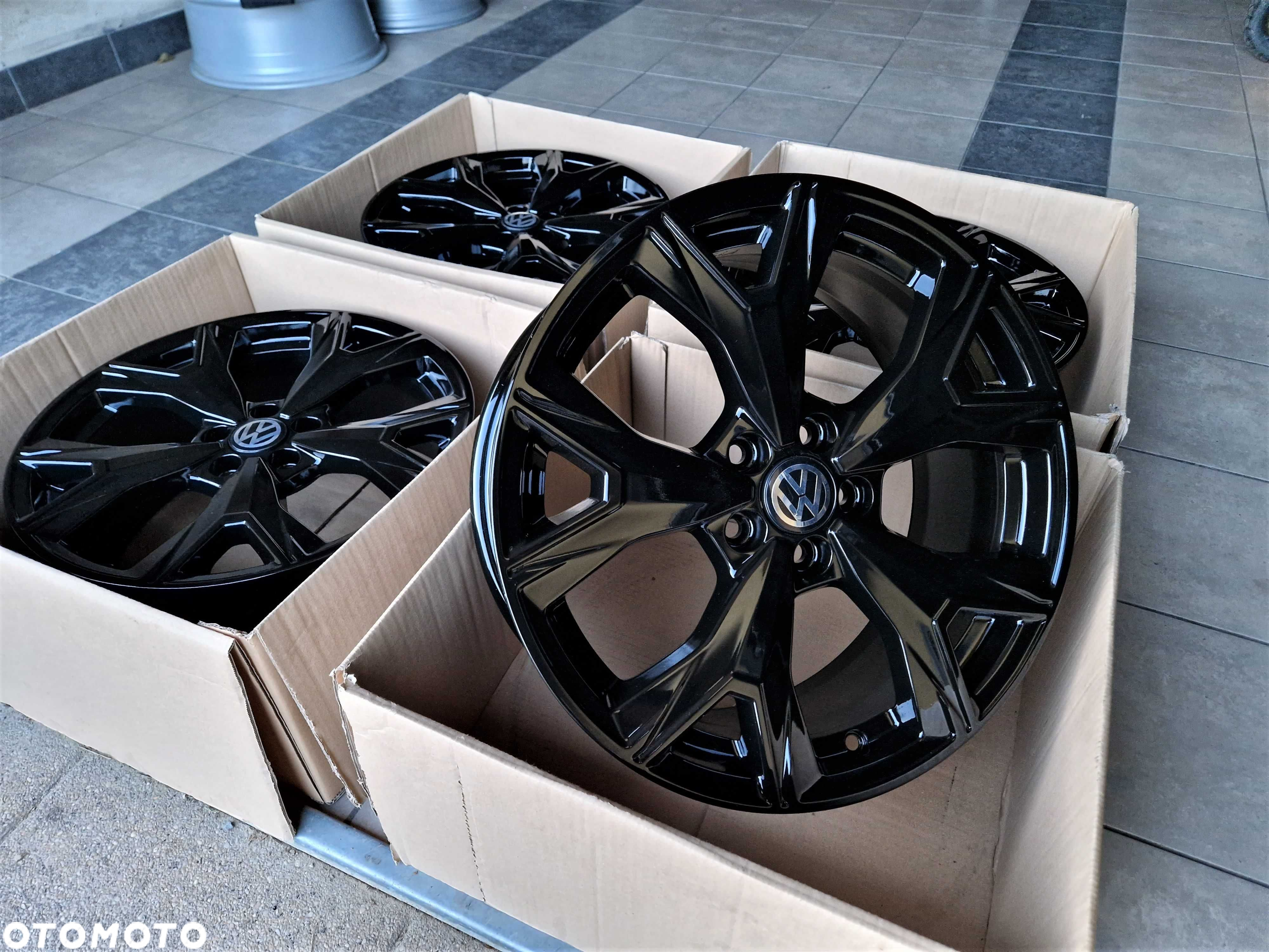 Alufelgi 17 5x100 VW T-Cross Polo Taigo Golf IV New Beetle Czarne 303# - 3