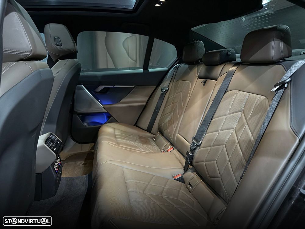 BMW i5 eDrive40 Pack Desportivo M - 39