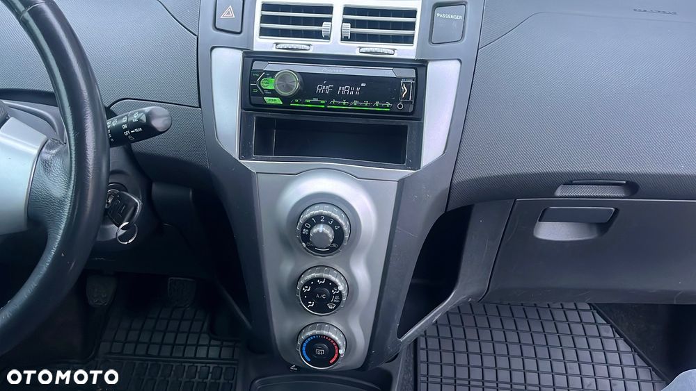 Toyota Yaris 1.0 VVT-i Style - 14