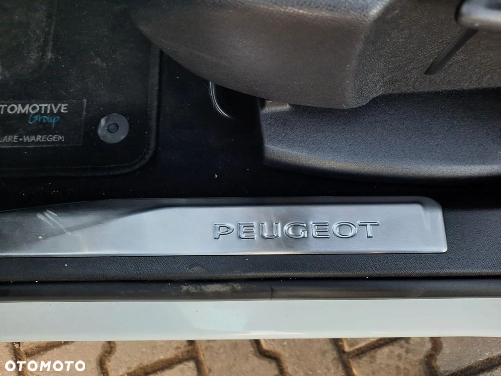 Peugeot 3008 PureTech 130 Stop & Start Allure - 16