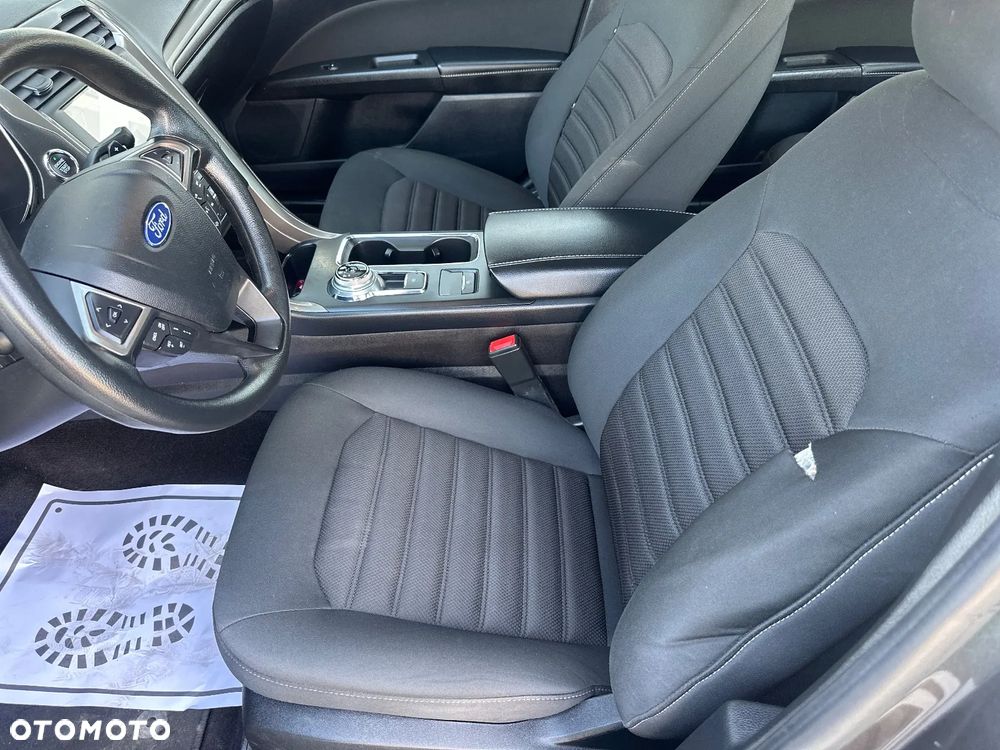 Ford Fusion - 23