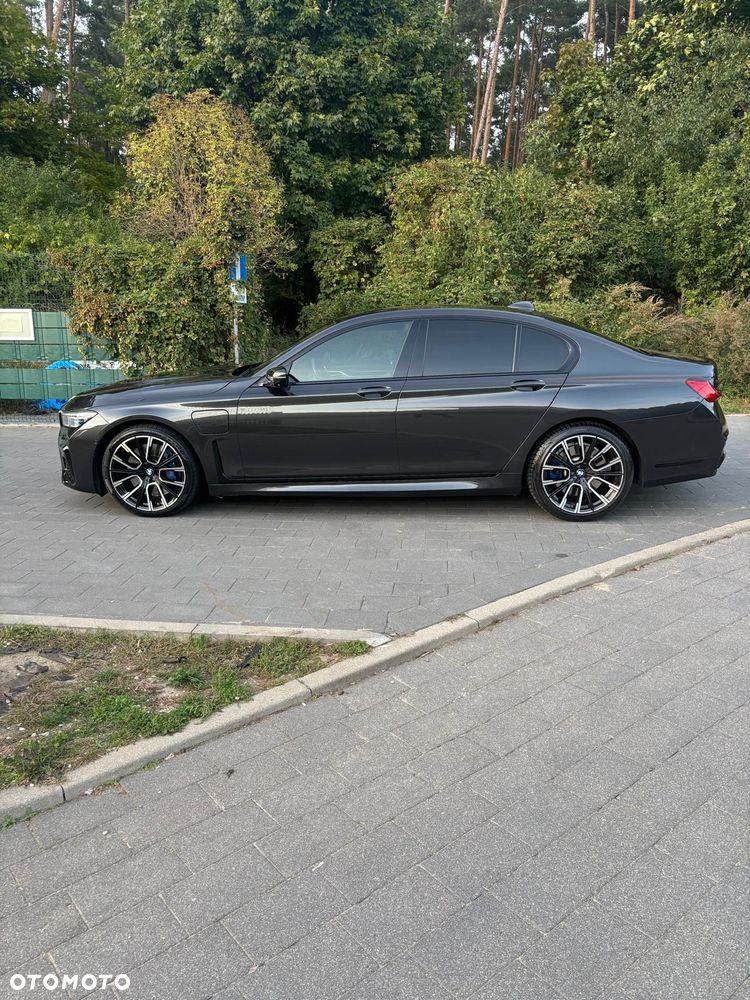 BMW Seria 7 745e sport - 8