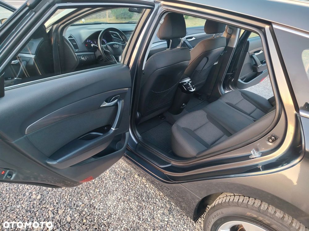 Hyundai i40 Kombi 1.6 Trend - 19