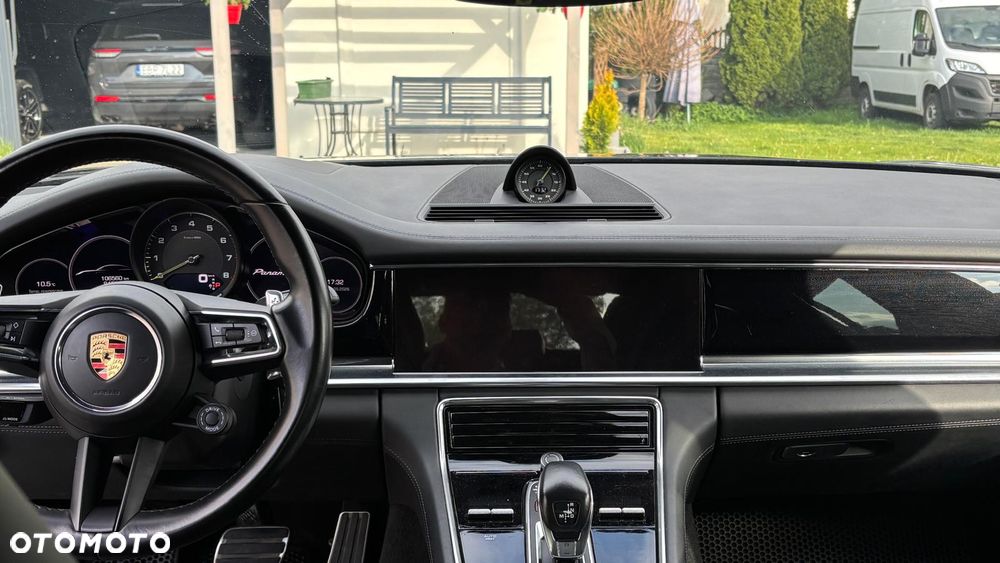 Porsche Panamera 4 E-Hybrid - 11