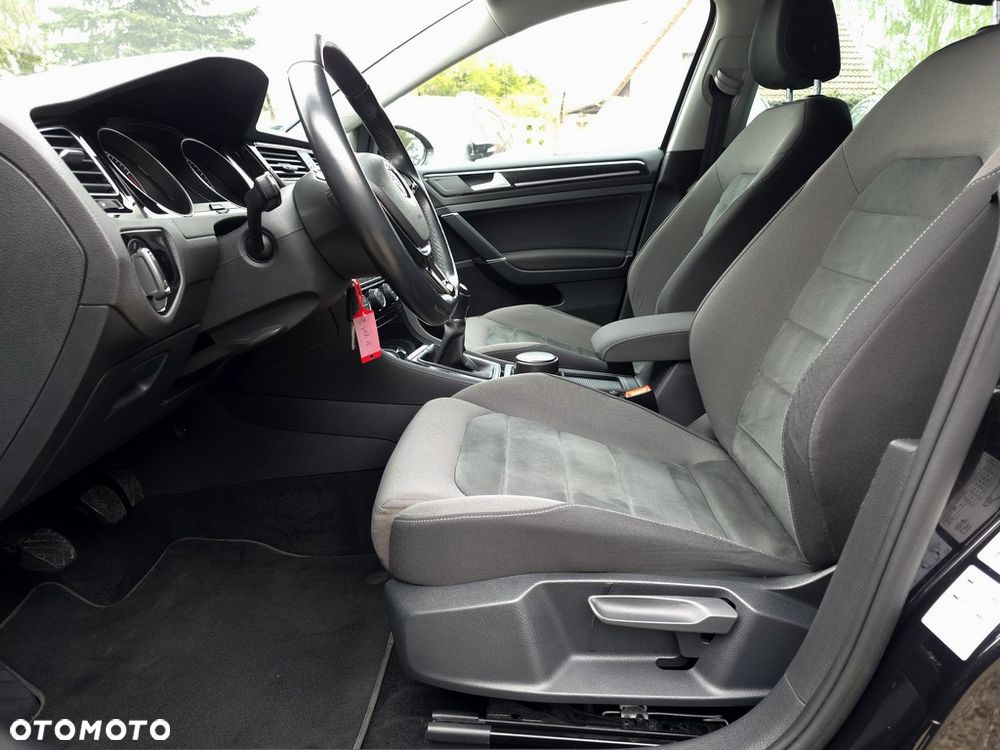 Volkswagen Golf - 16