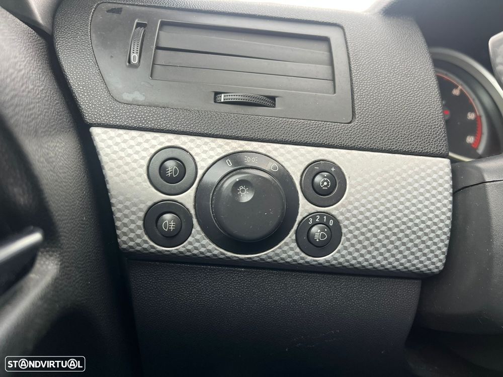 Opel Astra GTC 1.3 CDTI - 18