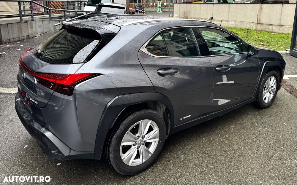 Lexus UX 250h Business Edition - 3