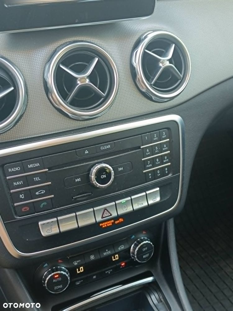 Mercedes-Benz GLA 200 7G-DCT Style - 10