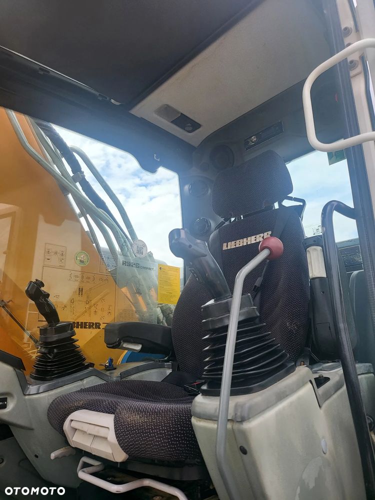 Liebherr R926 Compact - 2