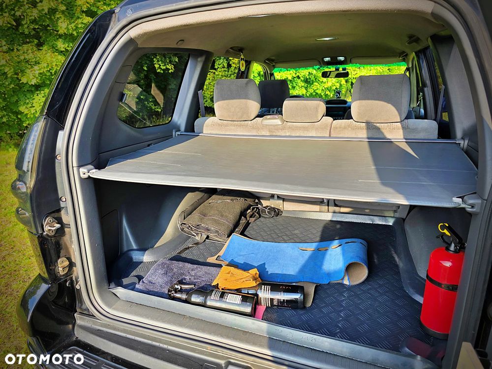 Toyota Land Cruiser - 35