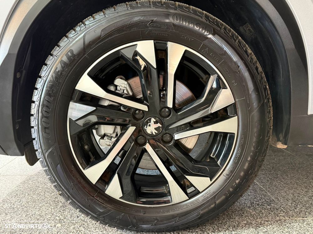 Peugeot e-2008 50 kWh Allure - 11