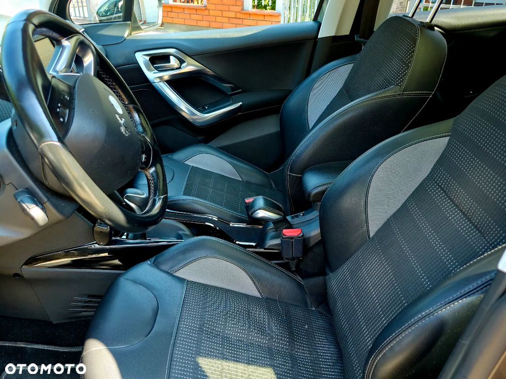 Peugeot 2008 1.2 Pure Tech GPF Allure S&S EAT6 - 8