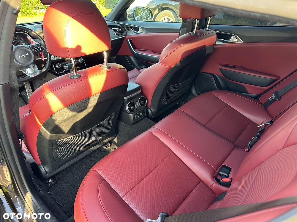 Kia Stinger - 18