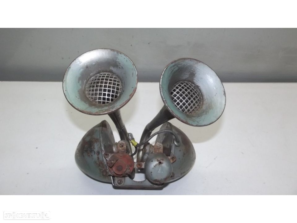 Jogo de buzinas muito antigas de 6 V a funcionar - 4