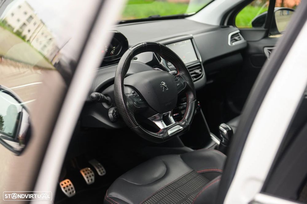 Peugeot 208 1.2 PureTech GT Line - 13
